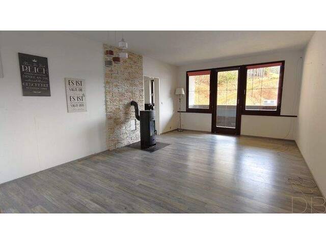 Immobilie in Edlitz - Großzügige 3,5 Zimmer Wohnung mit Süd-Loggia, 2 Eingängen, 2 Bädern & 2 Carportplätzen - auch teilbar! - Bild 0