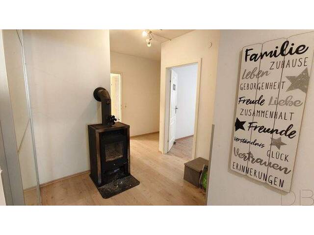 Immobilie in Edlitz - Großzügige 3,5 Zimmer Wohnung mit Süd-Loggia, 2 Eingängen, 2 Bädern & 2 Carportplätzen - auch teilbar! - Bild 3