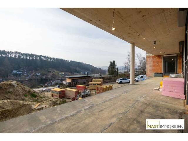 Immobilie in Kronberg - Wohntraum für Familien - Einfamilienhaus mit viel Platz und Grünblick & Pool - Bild 1