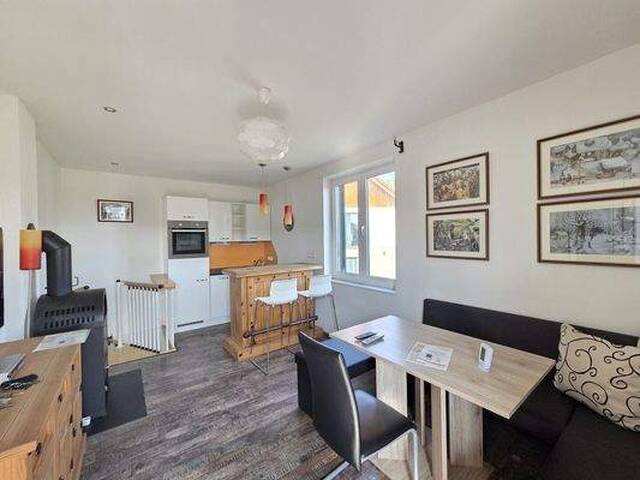 Immobilie in Klöchberg - Älteres Kleinwohnhaus mit Potenzial samt Südbalkon mit Aussicht - Bild 1