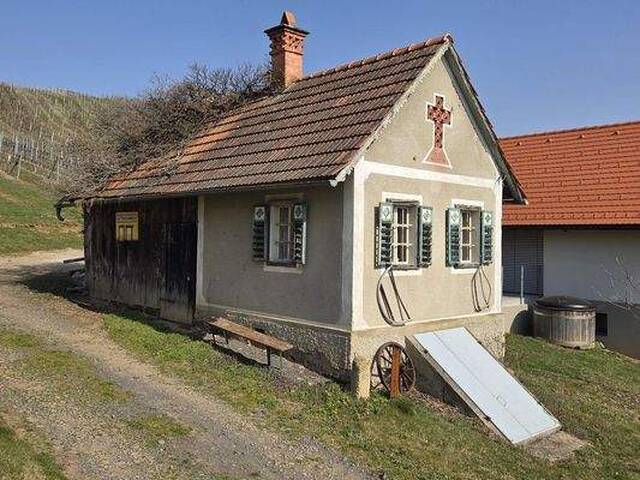 Immobilie in Klöchberg - Uraltes, bestehendes Kellerstöckl mit fertiger Zu- und Umbaubewilligung samt Teil- Nutzungsänderung - Baustart kann sofort erfolgen - Bild 0