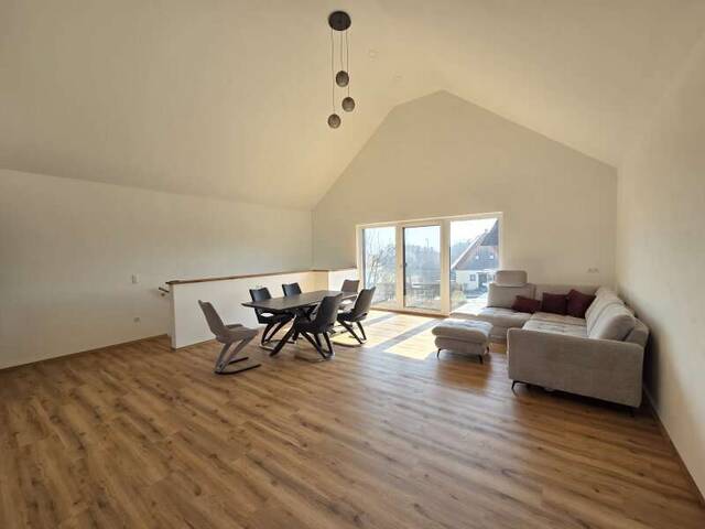 Immobilie in Klöch - Modernes und neuwertiges Wohnhaus mit Eck- Terrasse und Vollkeller samt weiterem Uralt- Kellerstöckl mit Zu und Umbaugenehmigung - Bild 4