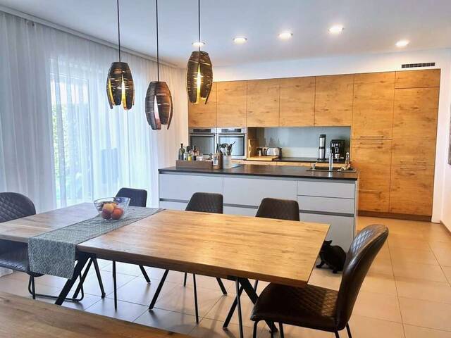 Immobilie in Steinhaus - Moderne Doppelhaushälfte in Steinhaus, 190m², Garten, Terrasse mit Sauna, Garage und vollmöbliert - einziehen & wohnen! - Bild 0