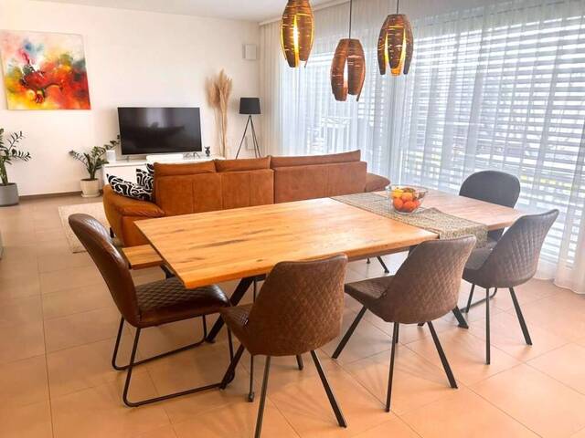 Immobilie in Steinhaus - Moderne Doppelhaushälfte in Steinhaus, 190m², Garten, Terrasse mit Sauna, Garage und vollmöbliert - einziehen & wohnen! - Bild 1