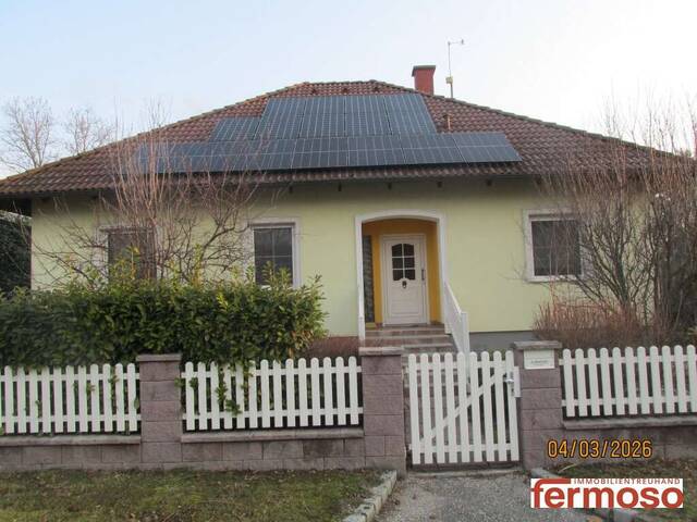 Immobilie in Mannersdorf an der March - Traumhafter Bungalow vollunterkellert mit Fitness und Kino, perfekt und gepflegt mit wunderbaren Garten - Bild 0