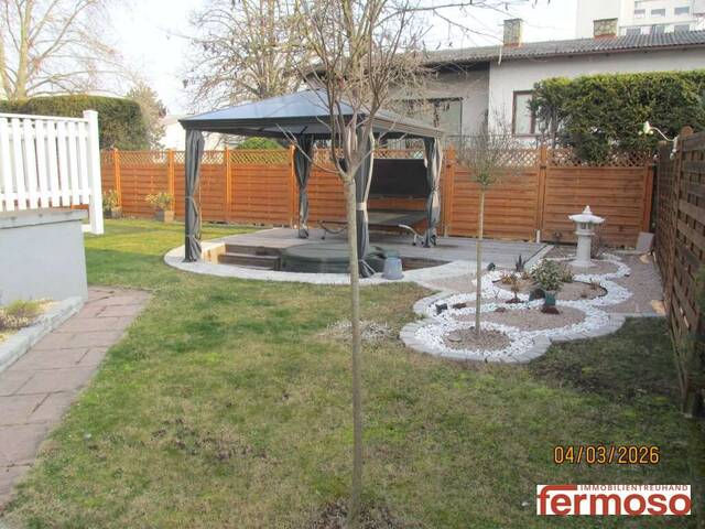Immobilie in Mannersdorf an der March - Traumhafter Bungalow vollunterkellert mit Fitness und Kino, perfekt und gepflegt mit wunderbaren Garten - Bild 2