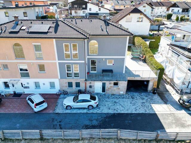 Immobilie in Polling in Tirol - Exklusives Mehrfamilienhaus mit zwei Wohneinheiten, großzügigen Terrassen und Alpenblick - Bild 3