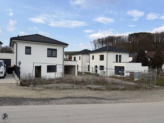 Immobilie in Gerolding - 2 Wohnhäuser in Gerolding (Am Kirchenberg) - Bild 0