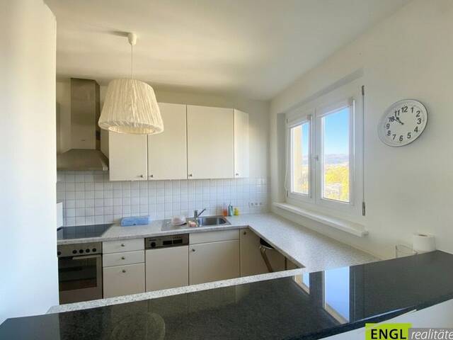 Immobilie in Maria Enzersdorf - Sehr gepfegte 2 Zimmerwohnung mit Loggia und KFZ-Abstellplatz in zentraler Lage und Fernblick - Bild 2