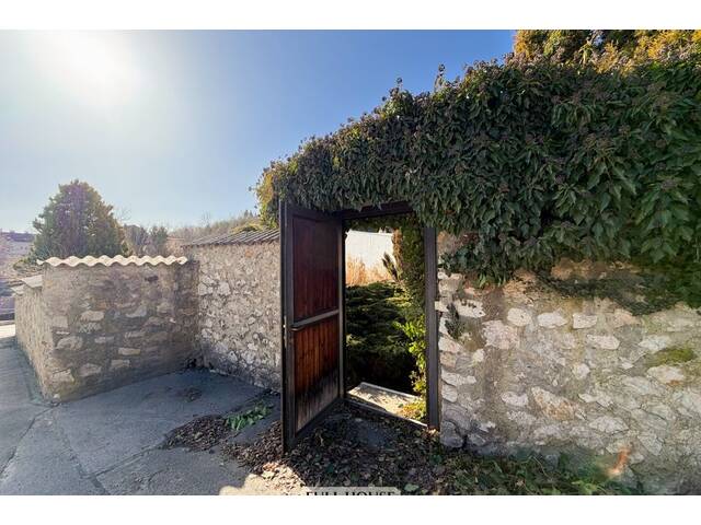 Immobilie in Villach - Wohnung mit knapp 400 m² Eigengarten - stark sanierungsbedürftig - inkl. zusätzlicher Räumlichkeit zum Zusammenlegen - Bild 4