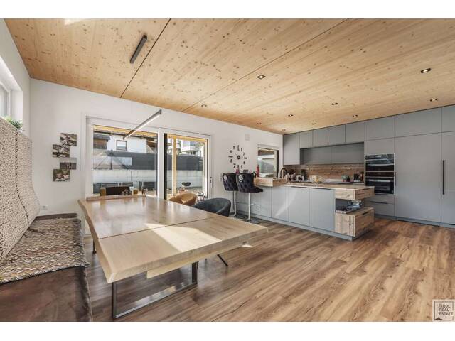 Immobilie in Rinn - Modernes Einfamilienhaus mit Pool, hochwertiger Holzbauweise, Photovoltaik und exklusiver Ausstattung Baujahr 2021 - Bild 4