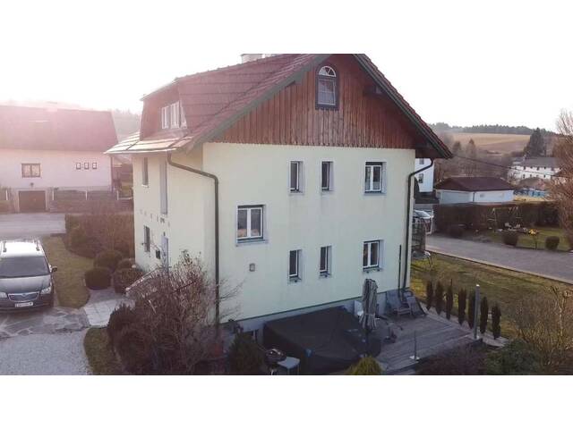 Immobilie in Neukirchen bei Lambach - Gerneralsaniertes Anlegerhaus mit 2 Wohnungen oder Familien! - Bild 2