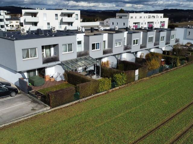 Immobilie in Luftenberg - Charmantes vollausgestattetes Reihenhaus in Luftenberg mit Garten, Balkon & 2 Stellplätzen - über 150m2 Wohnfläche!!! - Bild 2