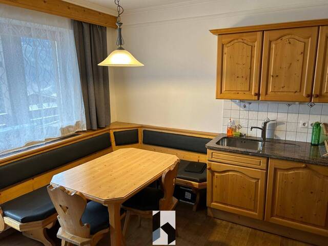 Immobilie in Oetz - Sonnige Dachgeschosswohnung mit Tiroler Charme & großem Balkon – Wohnen im Herzen der Ötztaler Alpen! - Bild 3