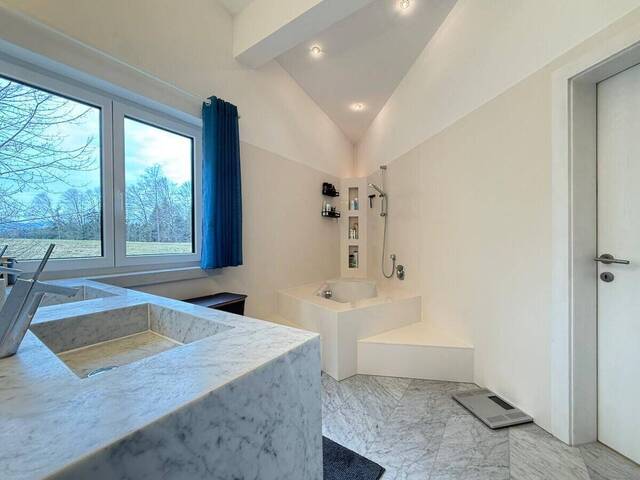 Immobilie in Angerberg - Wohnen auf 3 Zi. in Alleinlage mit offenem Ambiente im lichten Dachgeschoss am Angerberg - Bild 3