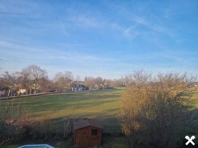 Immobilie in Bisamberg - LIEBEVOLLES EIN- BZW. MEHRFAMILIENHAUS IN TRAUMHAFTER WOHNLAGE MIT HERRLICHEM FERNBLICK DIREKT AN FELDER DER REGION ANGRENZEND - Bild 1