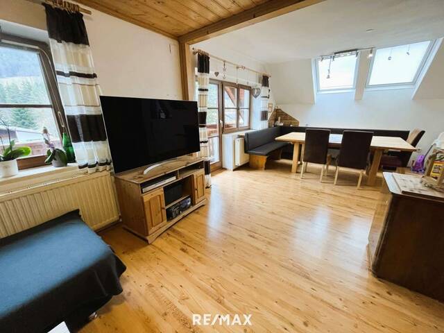 Immobilie in Ofenbach - Großzügiges Einfamilienhaus | 1.976 m² Grundstück | neue PV-Anlage | 2 Terrassen | großes Carport! - Bild 1