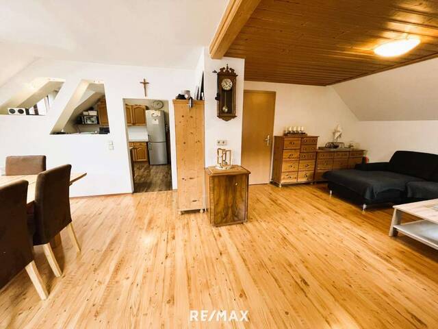 Immobilie in Ofenbach - Großzügiges Einfamilienhaus | 1.976 m² Grundstück | neue PV-Anlage | 2 Terrassen | großes Carport! - Bild 4