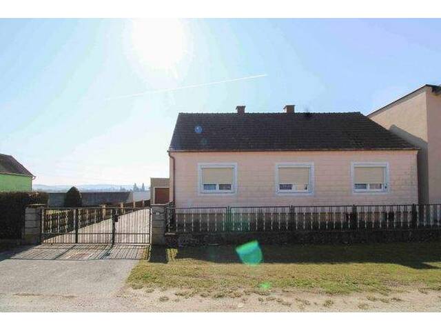 Immobilie in Rust im Tullnerfeld - Einfamilienhaus mit Potential und großem Garten in Ruhelage! - Bild 0