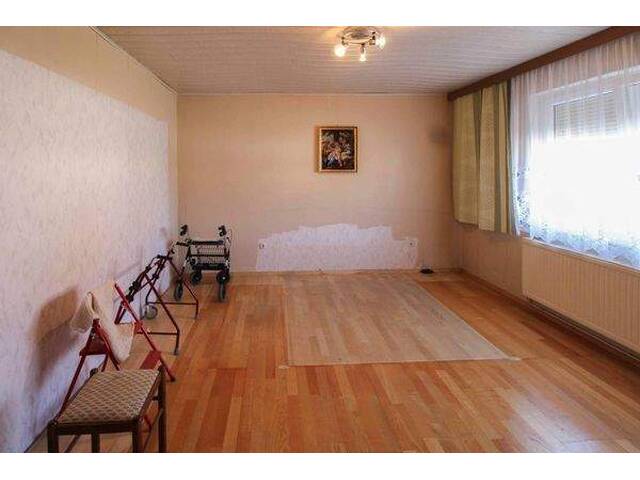 Immobilie in Rust im Tullnerfeld - Einfamilienhaus mit Potential und großem Garten in Ruhelage! - Bild 2