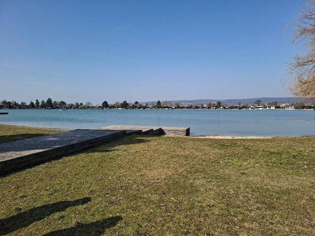 Immobilie in Trausdorf an der Wulka - Trausdorfer See: Wunderschöner Bungalow mit traumhaftem Garten - Bild 1