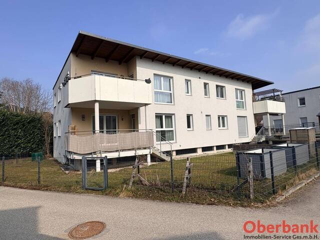 Immobilie in Neuhofen an der Krems - Traumhafte Gartenwohnung inkl. Terrasse und 2 Tiefgaragenstellplätzen - Bild 1