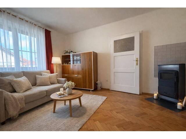 Immobilie in Ternitz - Charmantes Mehrfamilienhaus mit großem Grundstück, Pool und Baulandreserve - Bild 3