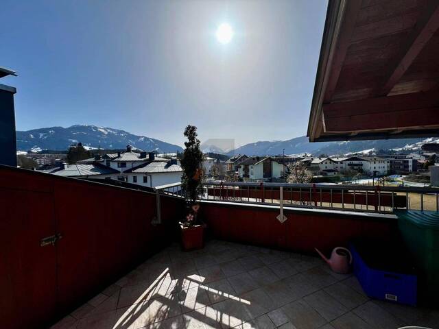 Immobilie in Saalfelden am Steinernen Meer - SUPER FLAIR UND SONNIGE DACHTERRASSE IN ZENTRALER LAGE - Bild 0