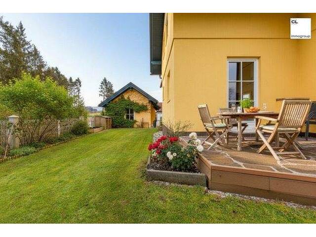 Immobilie in Moosdorf - Sehr gepflegtes Familienhaus mit Pool, Fischteich und neuem Pelletssystem - großer Garten - Bild 3