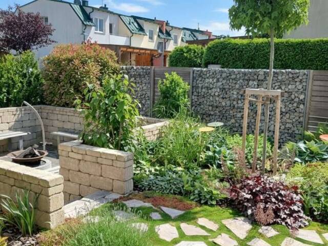 Immobilie in Trumau - MODERNES EINFAMILIENHAUS MIT POOL, DOPPELGARAGE UND HERRLICHEM GARTEN - NAHE WIEN - Bild 1