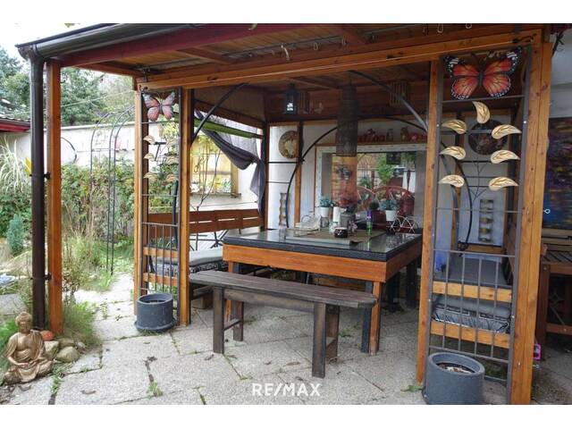 Immobilie in Karl - Einfamilienhaus mit drei eigenständigen Wohnungen und einzigartigem Erlebnisgarten - Bild 3