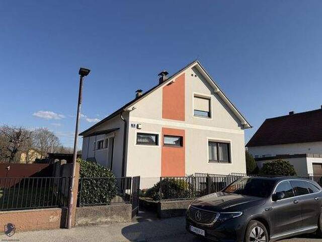 Immobilie in Herzogenburg - Einfamilienhaus mit ausgebautem Dachgeschoss, Vollkeller, Garage und sonnigem Garten in 3130 Herzogenburg / Oberndorf - Bild 0