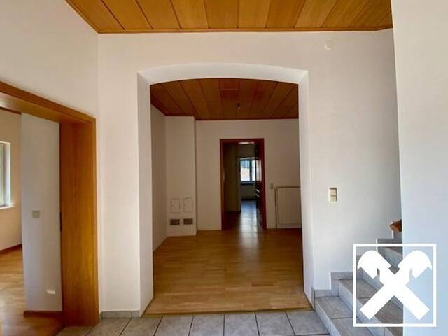 Immobilie in Wiener Neustadt - Geniales Familienhaus! Einziehen und Wohlfühlen! - Bild 2