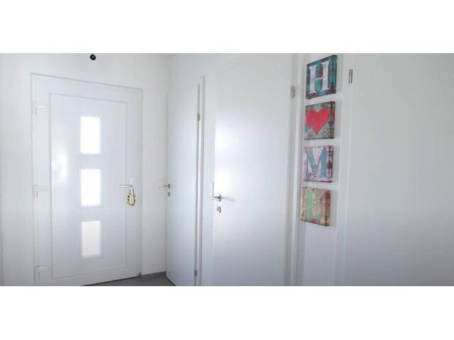 Immobilie in Zwölfaxing - Modernes Reihenhaus in Zwölfaxing - Ihr Leben auf der Blumenwiese mit Garten, Carport & offener Wohnküche - 449.000 € - Bild 2
