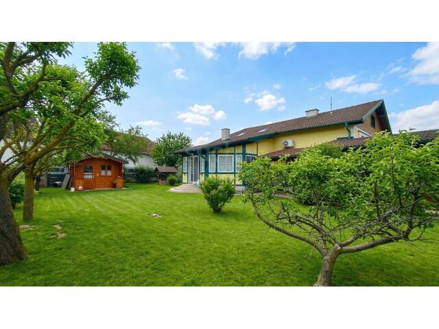 Immobilie in Walpersbach - Neuer Preis! Modernisierter Bungalow mit Wintergarten, Keller, Garage und überzeugender Außenanlage - Bild 0