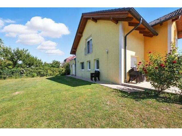 Immobilie in Bisamberg - Modernes Einfamilienhaus mit Garten, Garage und neuwertigem Komfort in Bisamberg! - Bild 1