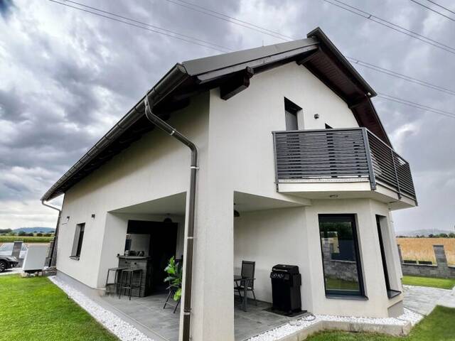 Immobilie in Gerasdorf - Luxuriöses Einfamilienhaus in Gerasdorf: 6 Zimmer, 207m², Terrasse & Balkone! - Bild 2