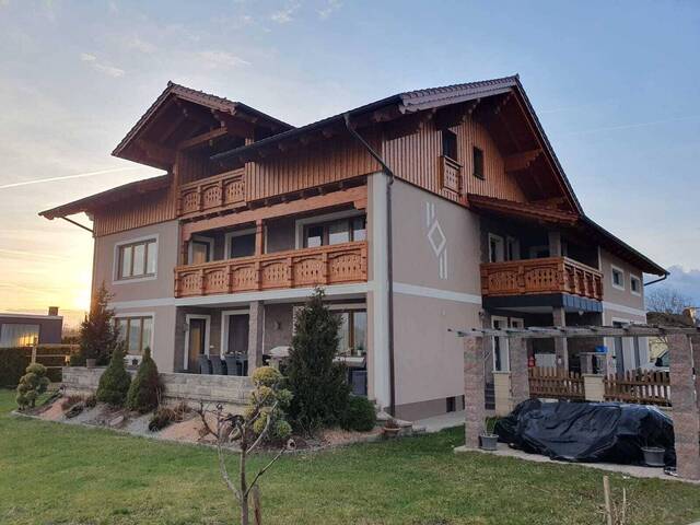 Immobilie in Mauerkirchen - Wunderschönes Mehrfamilienhaus mit großzügigem Grundstück - Bild 0