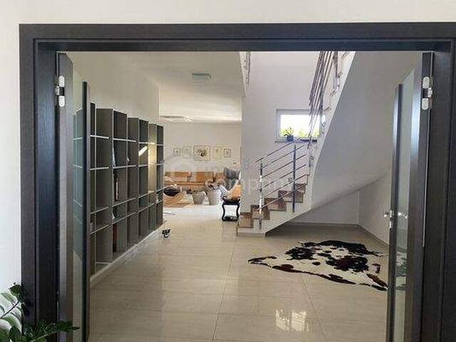 Immobilie in Edelstal - Hochwertige Luxusvilla in bestem Bauzustand - Bild 4