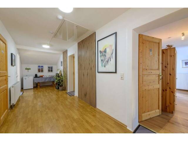 Immobilie in Obertraun - Leben, wo andere Urlaub machen - Haus mit Seeblick & Gästezimmer - Bild 1