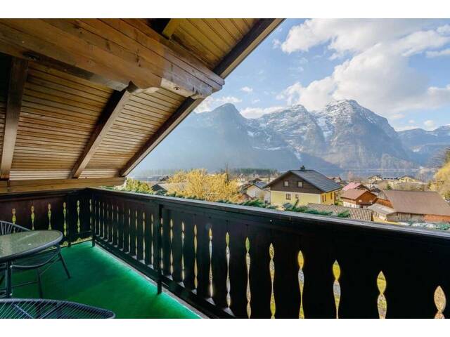 Immobilie in Obertraun - Leben, wo andere Urlaub machen - Haus mit Seeblick & Gästezimmer - Bild 2