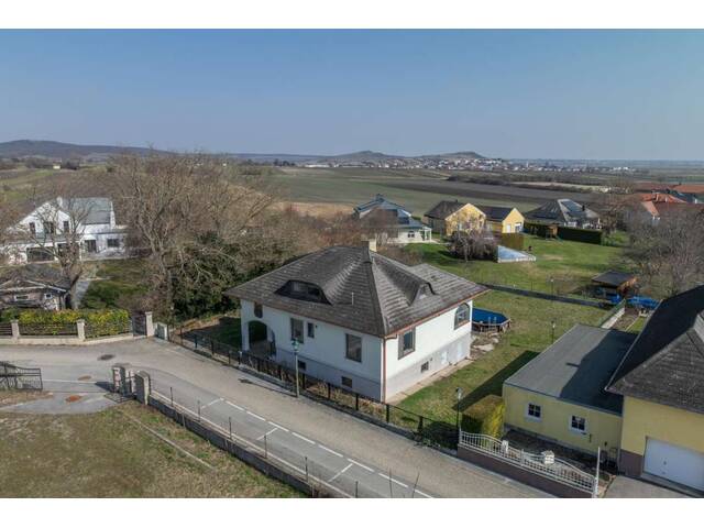 Immobilie in Breitenbrunn - Solides Wohnjuwel mit Potenzial - Ein Haus, das auf seinen nächsten Lebensabschnitt wartet - Bild 2