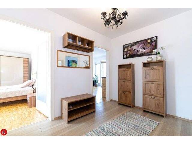 Immobilie in Schwechat - Dachgeschosswohnung mit 62 m² Dachterrasse - Sonne von Ost bis West - Bild 2