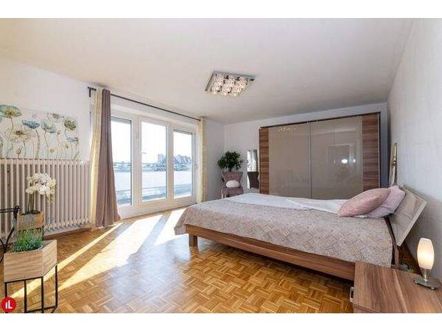 Immobilie in Schwechat - Dachgeschosswohnung mit 62 m² Dachterrasse - Sonne von Ost bis West - Bild 3
