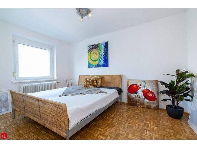 Immobilie in Schwechat - Dachgeschosswohnung mit 62 m² Dachterrasse - Sonne von Ost bis West - Bild 4