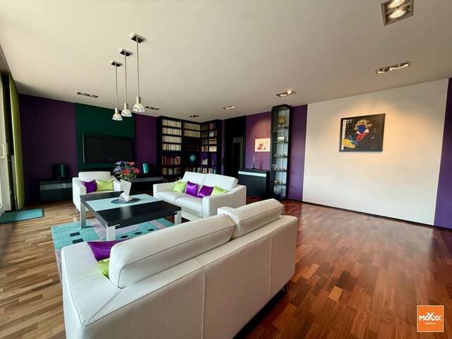 Immobilie in Weigelsdorf - Großzügiges Einfamilienhaus mit beeindruckender Schwimmhalle, weitläufigem Kellerbereich und direkter Garagenanbindung - Bild 4