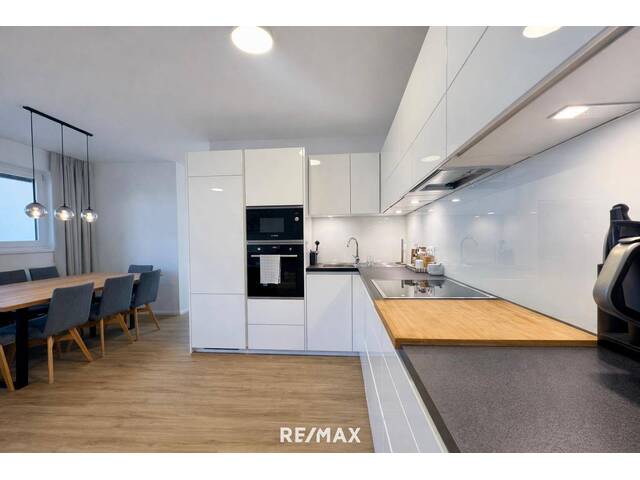 Immobilie in Hall in Tirol - Attraktive 4-Zimmer-Wohnung mit Südbalkon und zwei Tiefgaragenplätzen in Hall in Tirol - Bild 0