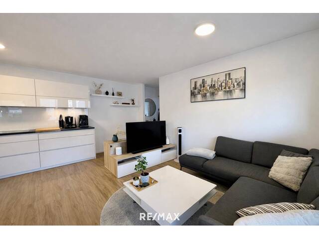 Immobilie in Hall in Tirol - Attraktive 4-Zimmer-Wohnung mit Südbalkon und zwei Tiefgaragenplätzen in Hall in Tirol - Bild 3