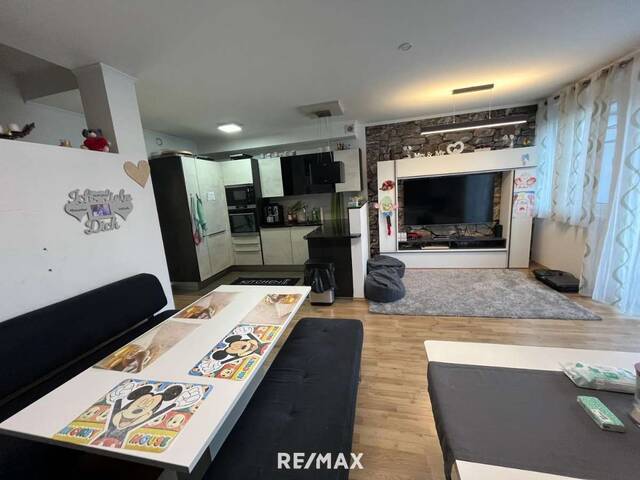 Immobilie in Eggendorf - Wunderschönes, großzügiges Reihenhaus mit Terrasse und Garten - Bild 2