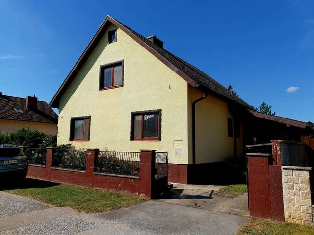 Immobilie in Felixdorf - Einfamilienhaus mit Nebengebäude   Garage zu verkaufen! - Bild 0